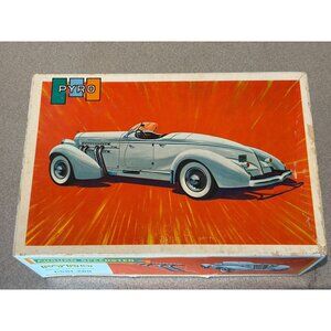 Vintage Pyro 1935 Auburn Speedster 1/25 Model Kit C501-200 NIOB